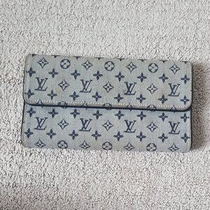 Louis Vuitton minilin long wallet